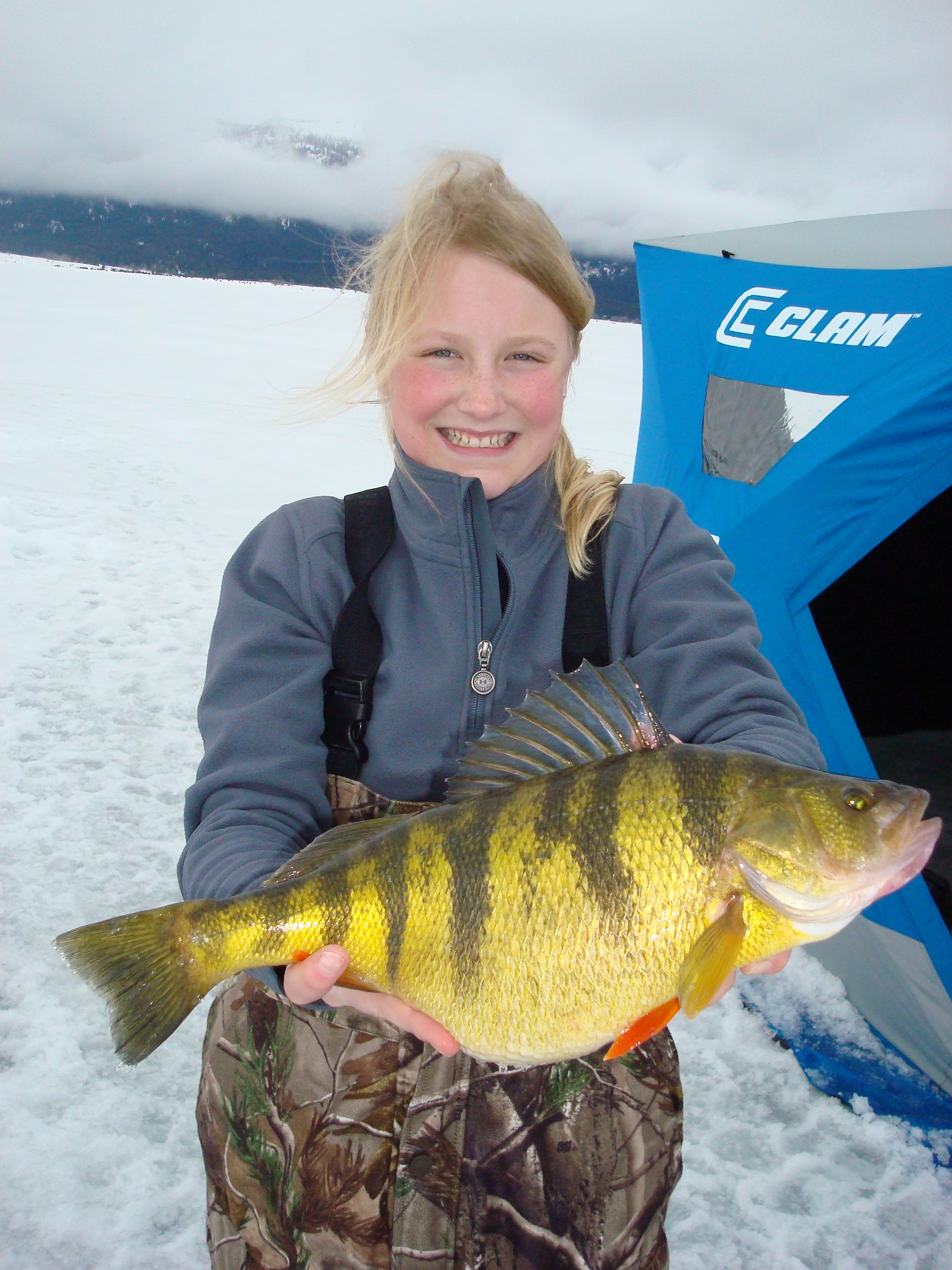 New World Record Yellow Perch Caught by 12 Year Old Girl - Curt Snow's